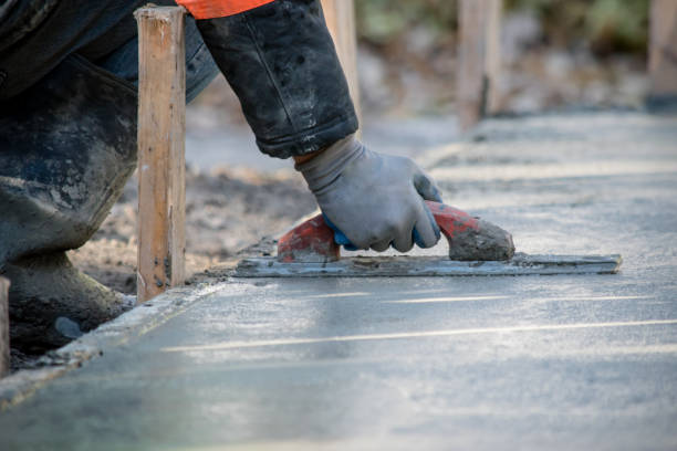 Best Concrete Walkway Installation  in Fort Gibson, OK